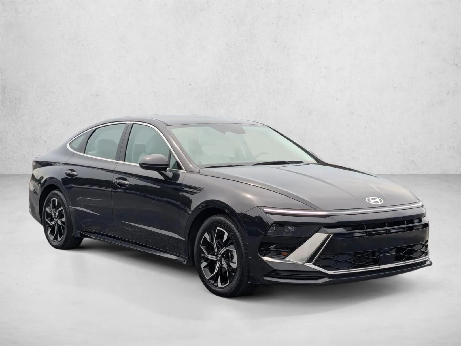 2025 Hyundai Sonata SEL photo 3