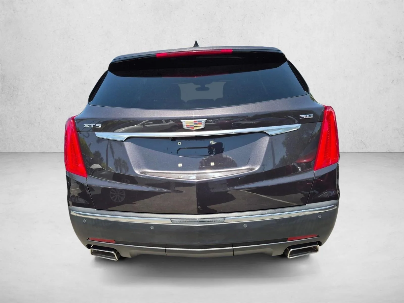 2018 Cadillac XT5 FWD 4dr photo 4