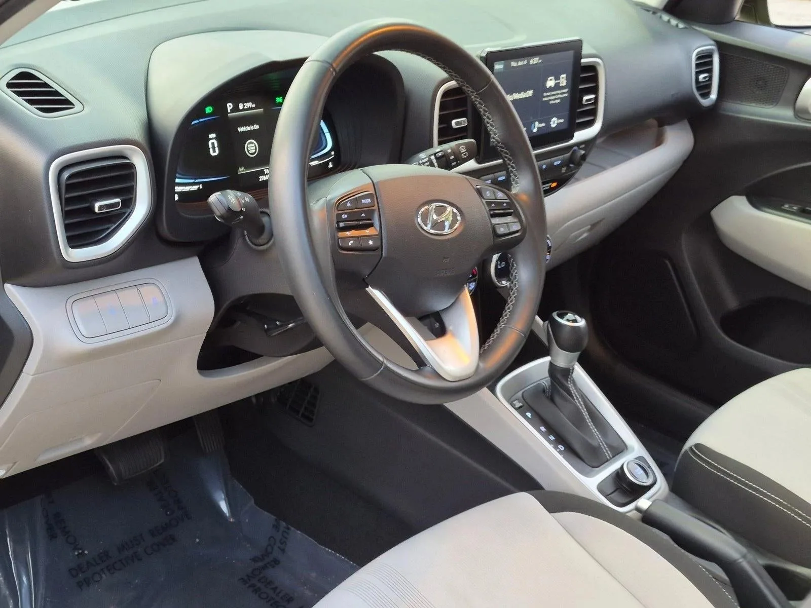2024 Hyundai VENUE SEL IVT photo 9