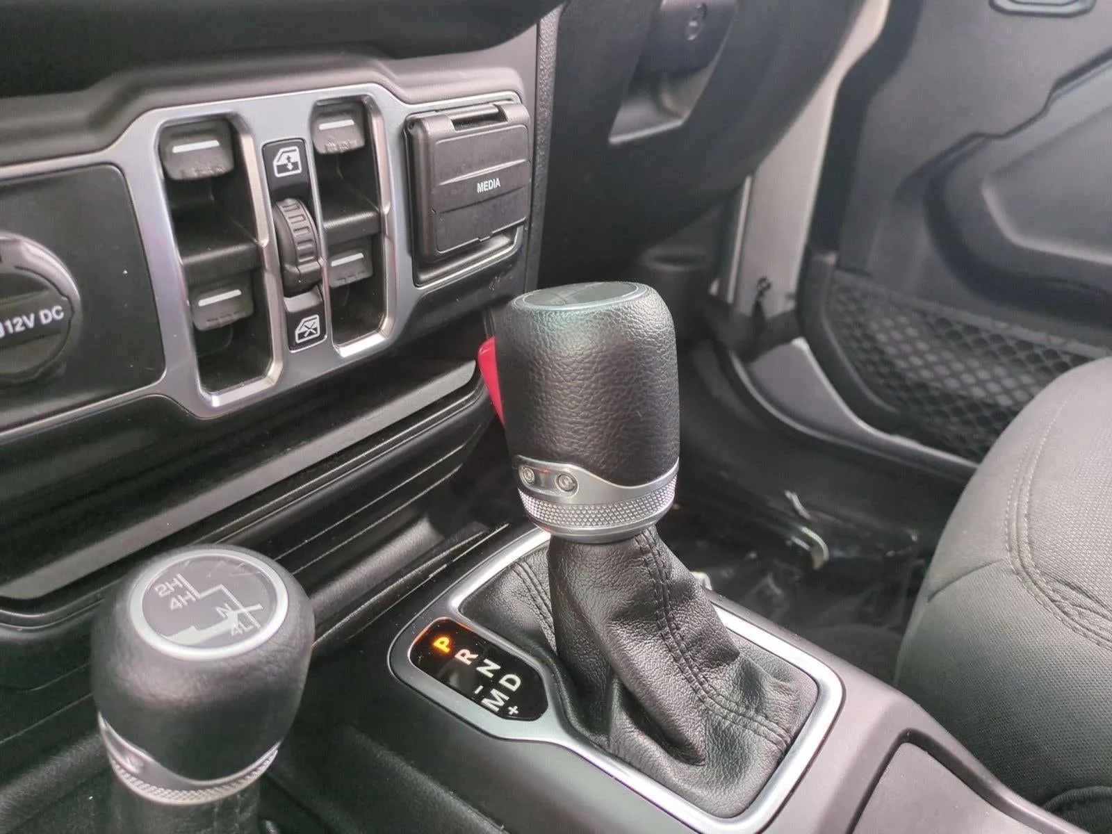 2021 Jeep Gladiator Sport S 4x4 photo 12