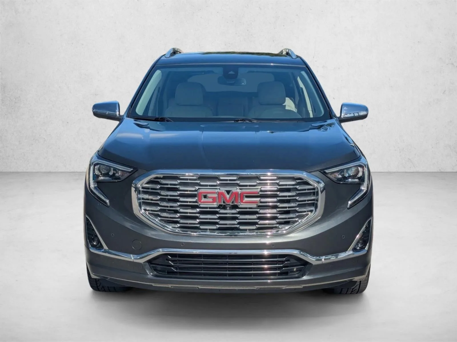2019 GMC Terrain FWD Denali photo 2