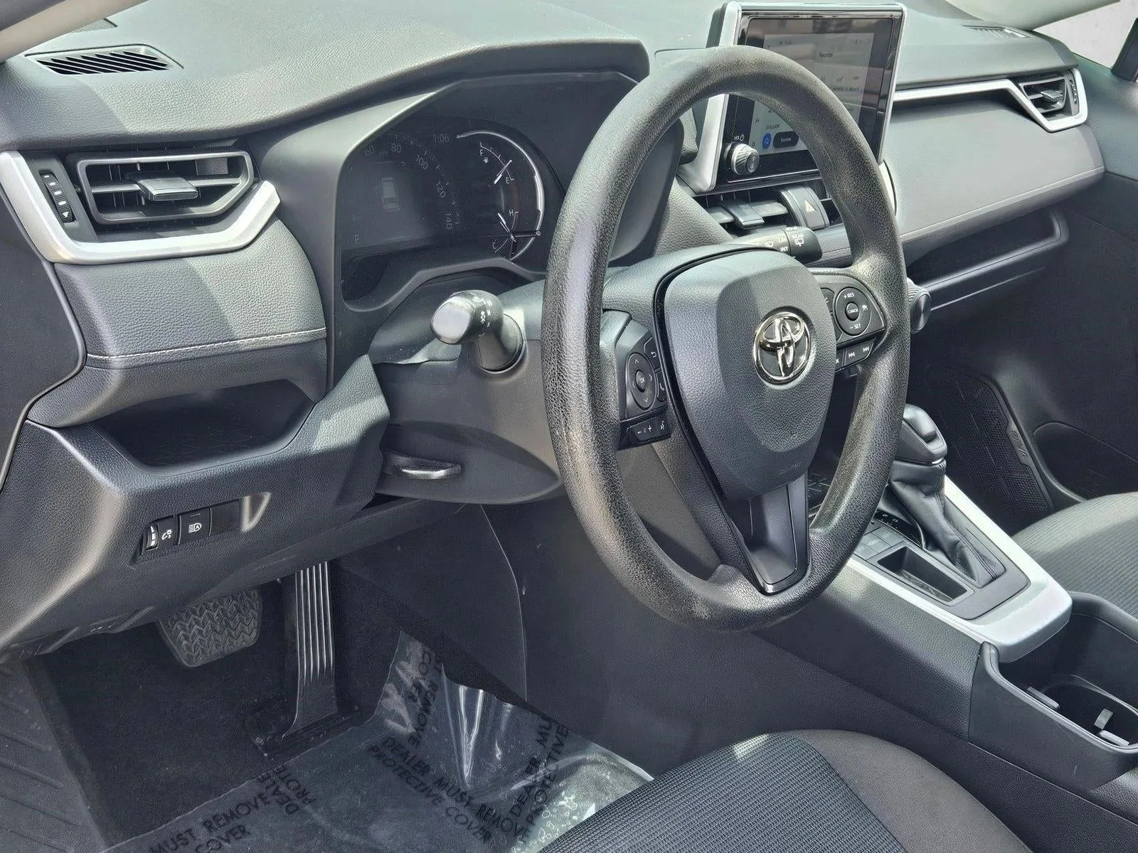 2023 Toyota RAV4 LE FWD (GS) photo 10