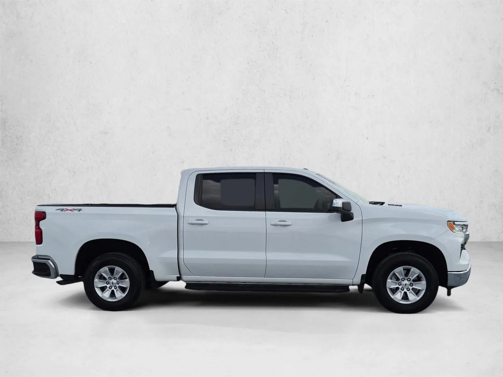 2023 Chevrolet Silverado 1500 LT photo 4