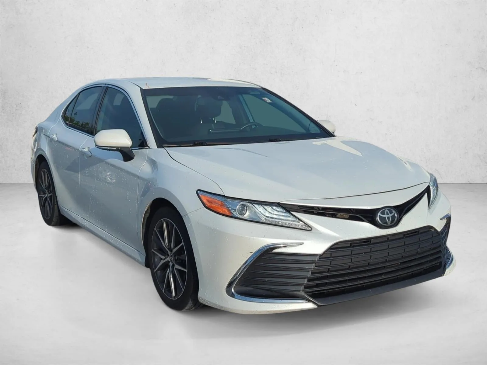 2022 Toyota Camry XLE Auto (SE) photo 4