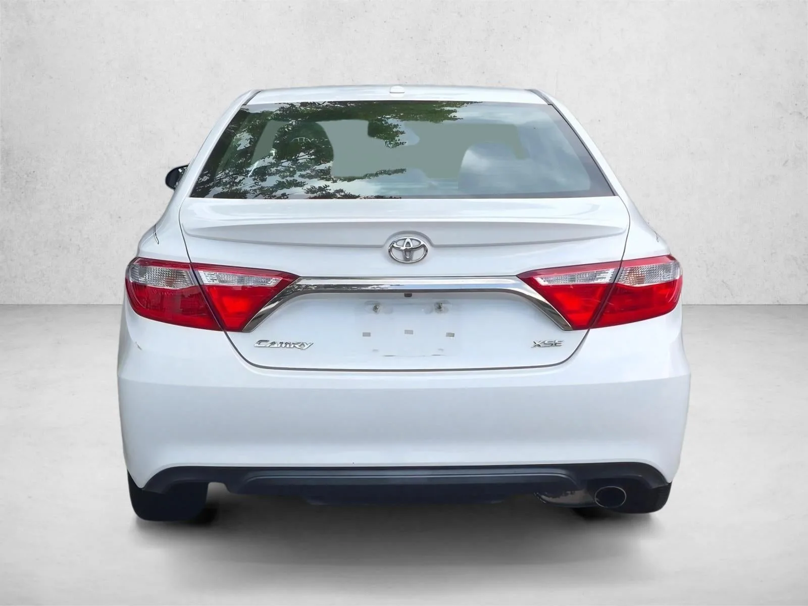 2016 Toyota Camry XSE photo 6