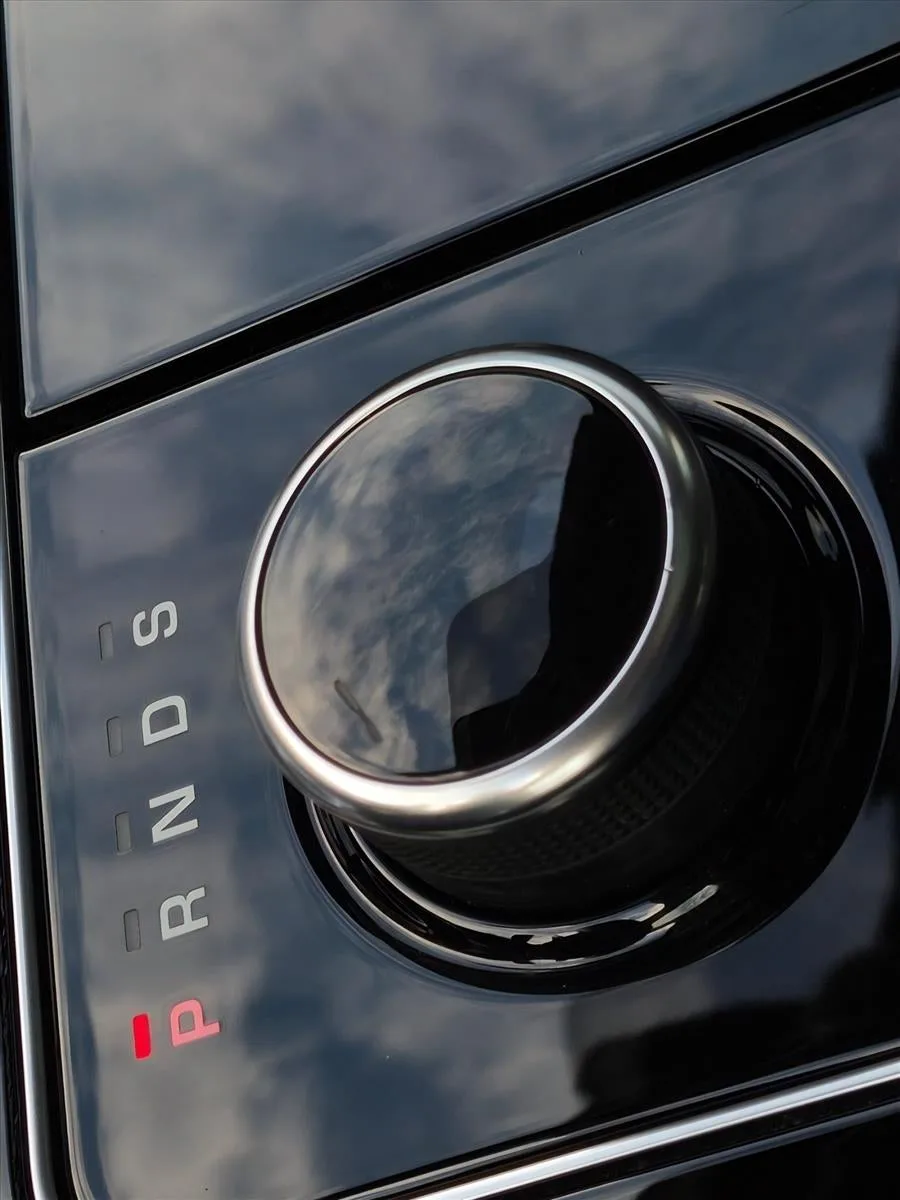 2018 Land Rover Range Rover Velar P380 R-Dynamic SE photo 10