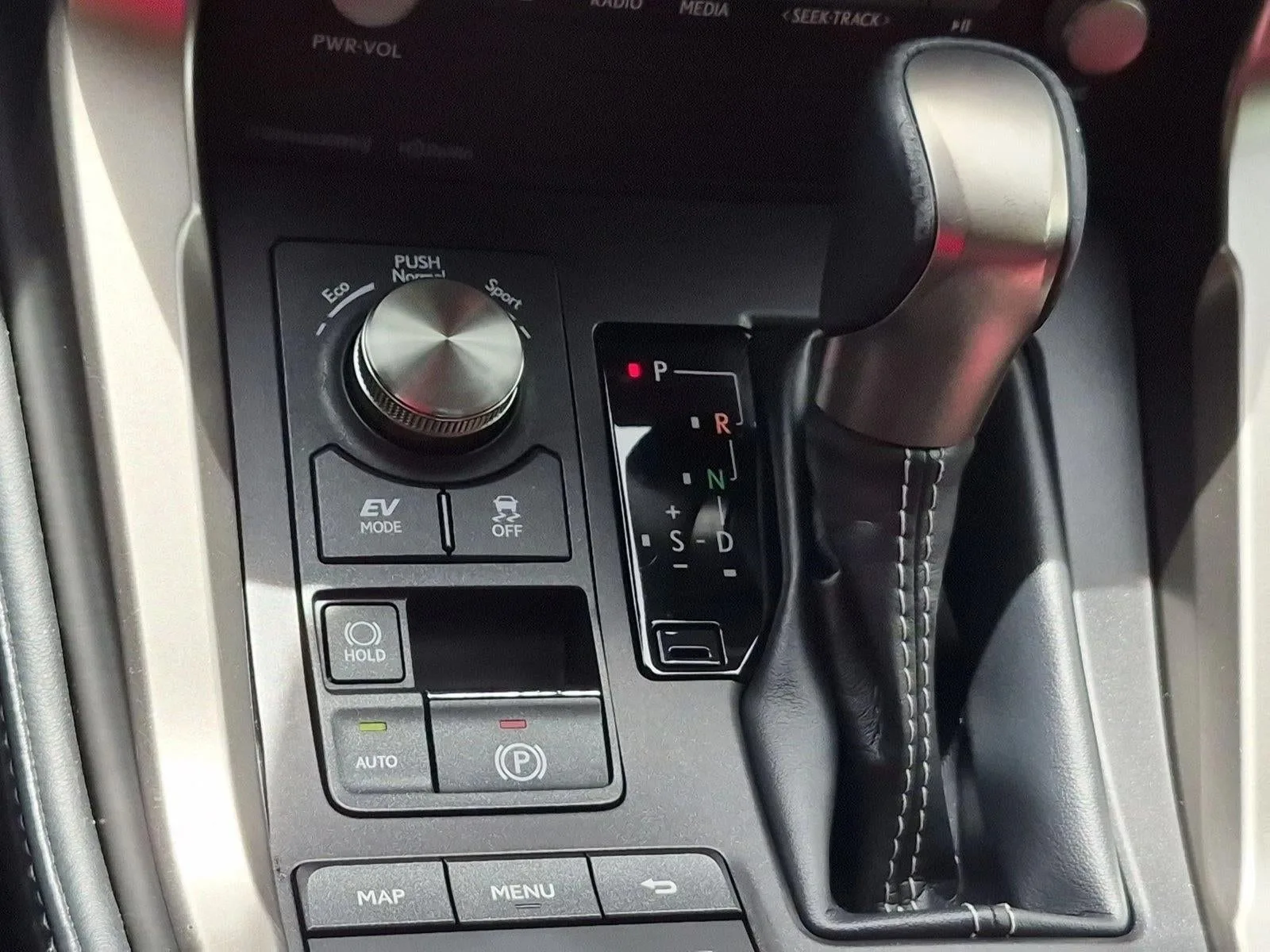 2021 Lexus NX 300h AWD photo 12