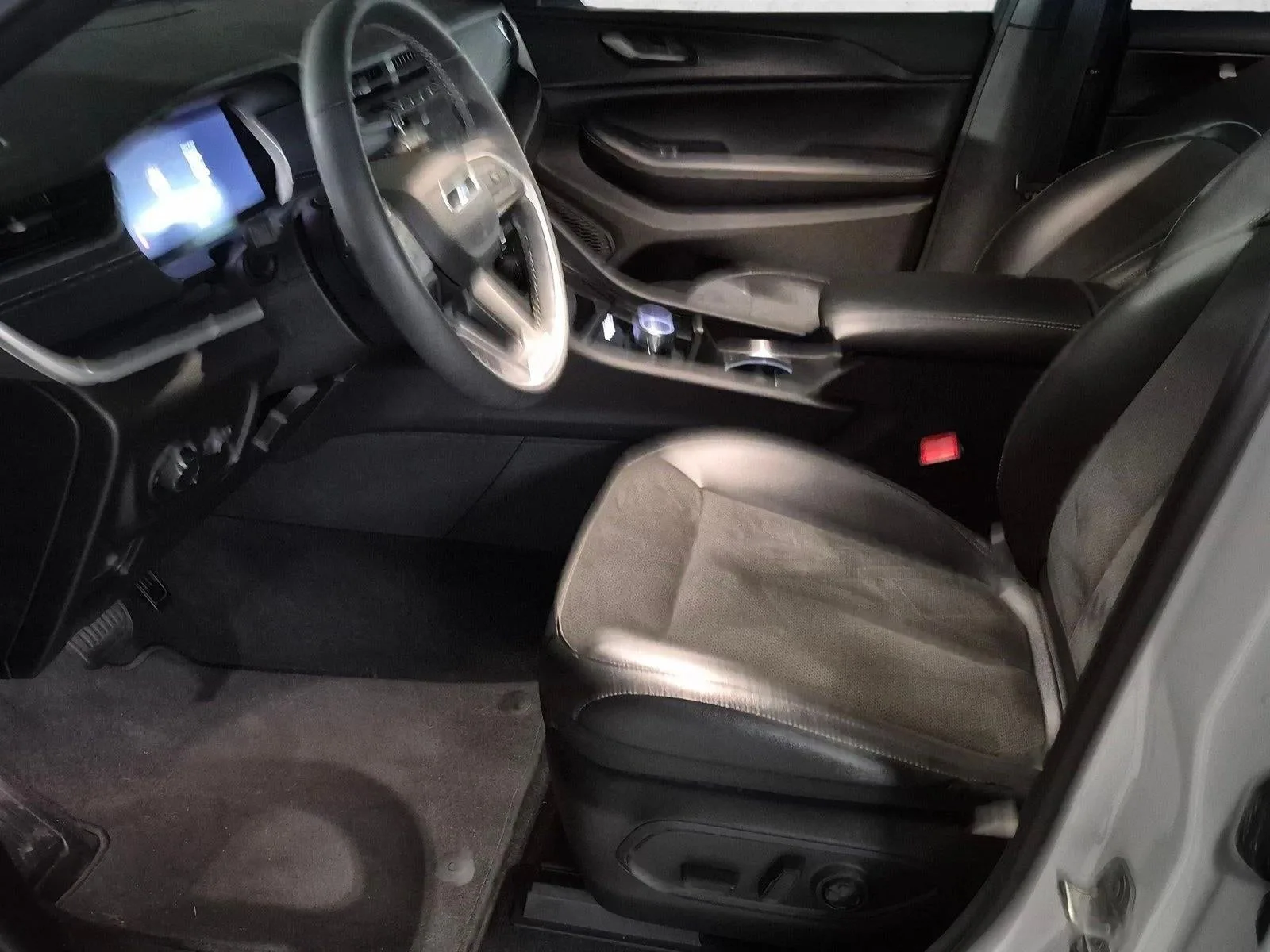 2023 Jeep Grand Cherokee L Altitude 4x2 photo 12