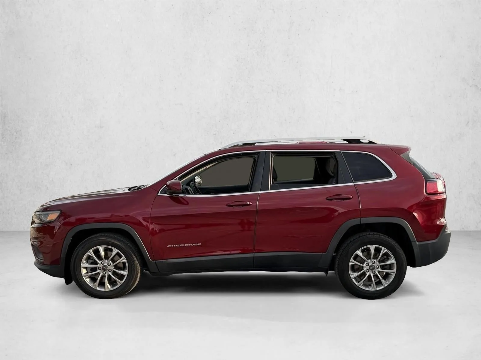 2019 Jeep Cherokee Latitude Plus FWD photo 9