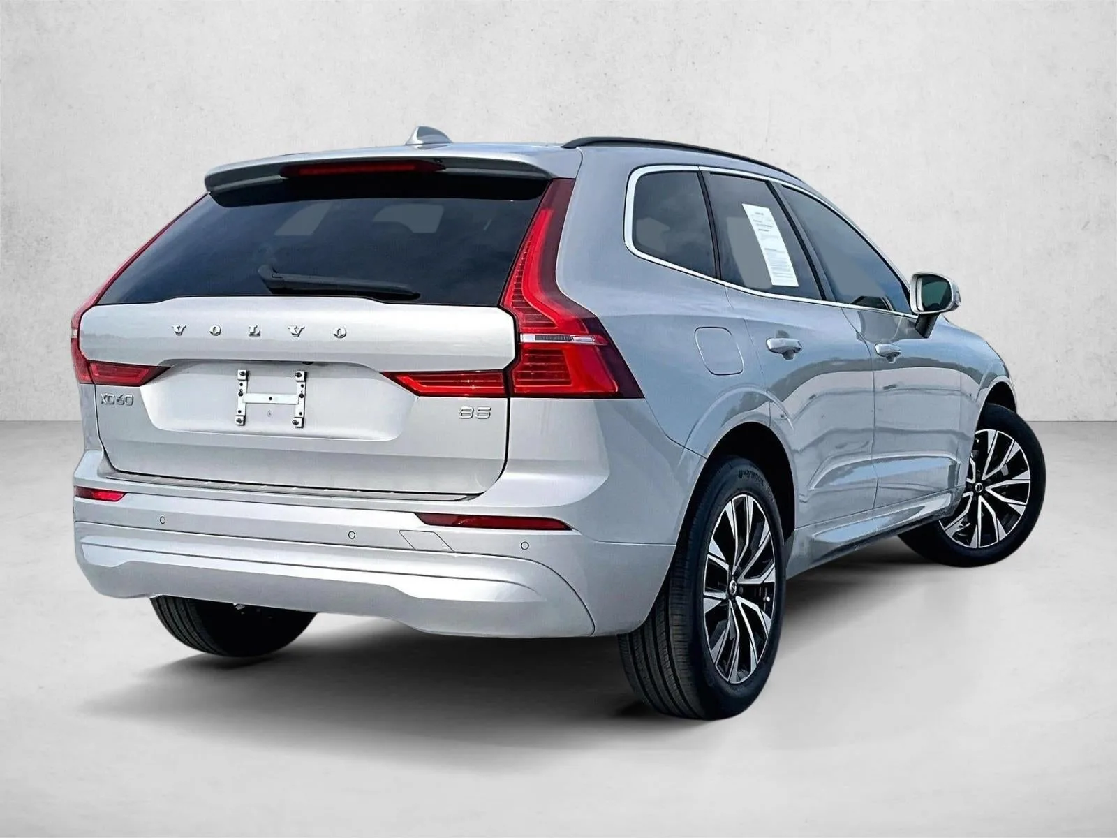 2023 Volvo XC60 Core photo 2