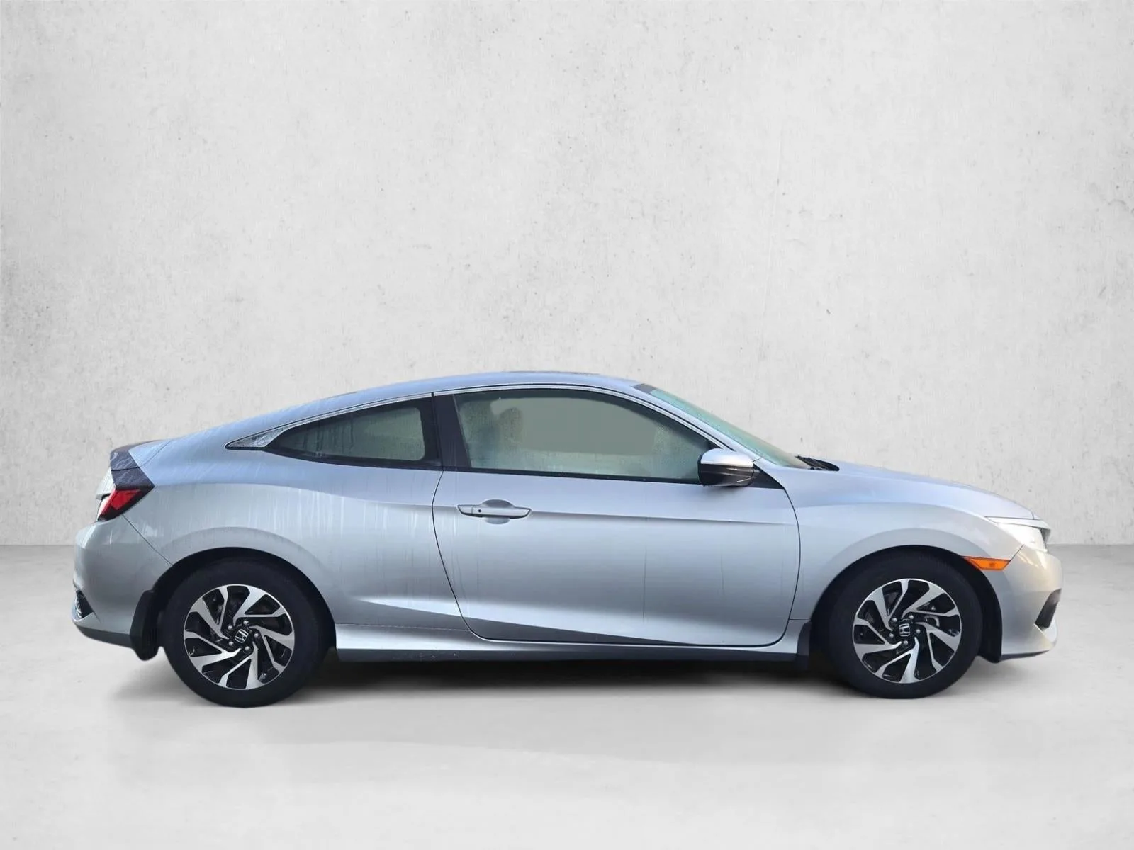 2018 Honda Civic Coupe LX-P CVT photo 4