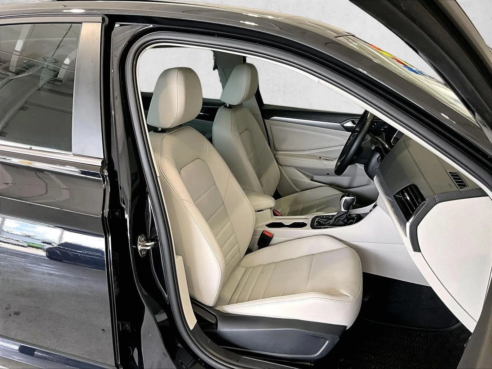 2024 Volkswagen Jetta 1.5T SE photo 9