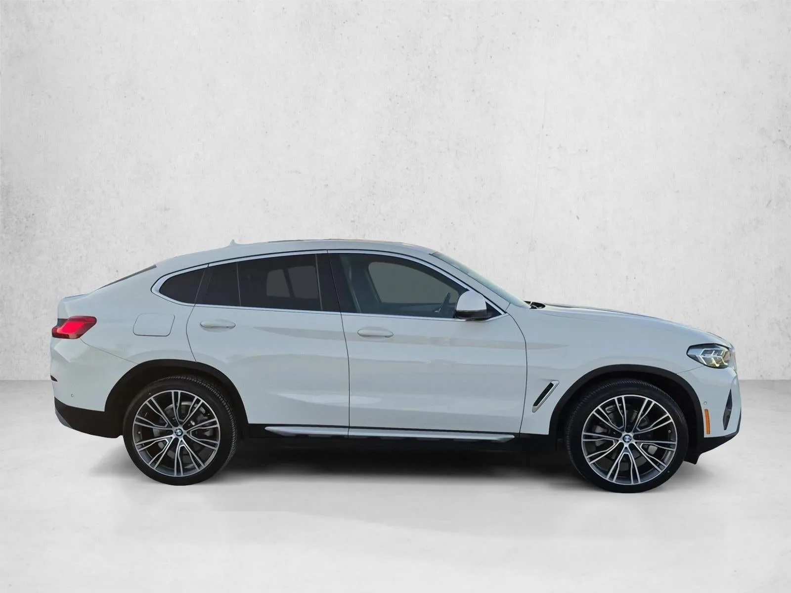 2024 BMW X4 xDrive30i photo 4