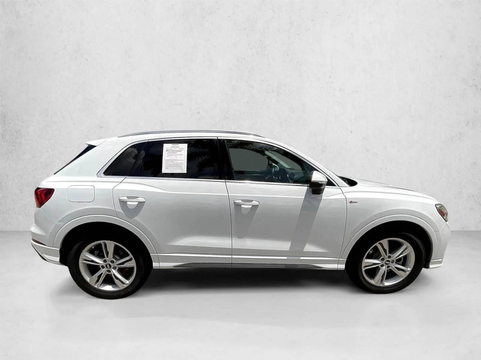 2022 Audi Q3 S line Premium Plus 45 TFSI quattro photo 4