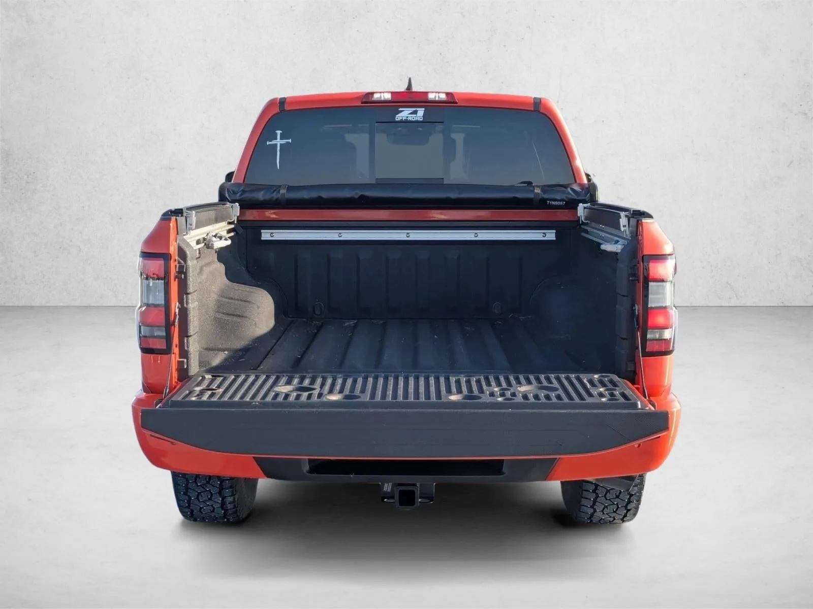 2025 Nissan Frontier Crew Cab PRO-X 4x2 photo 6