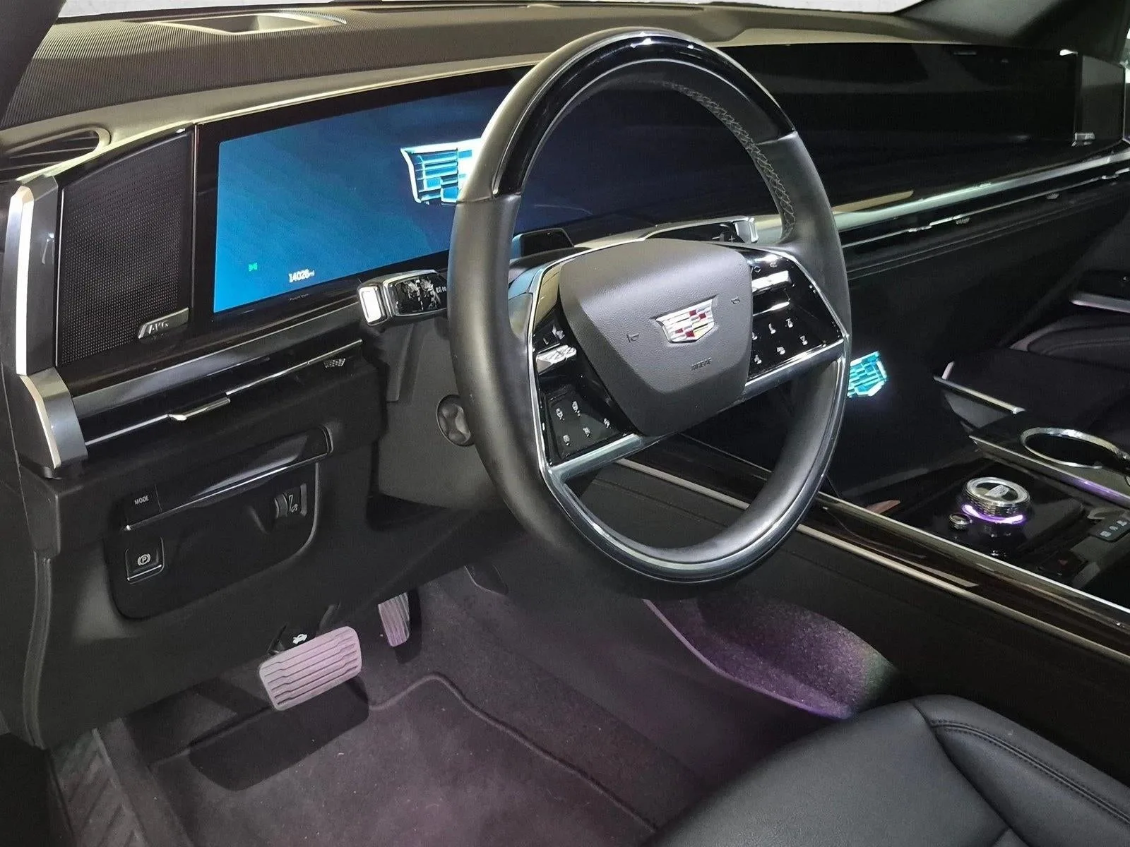 2025 Cadillac Escalade Luxury photo 11
