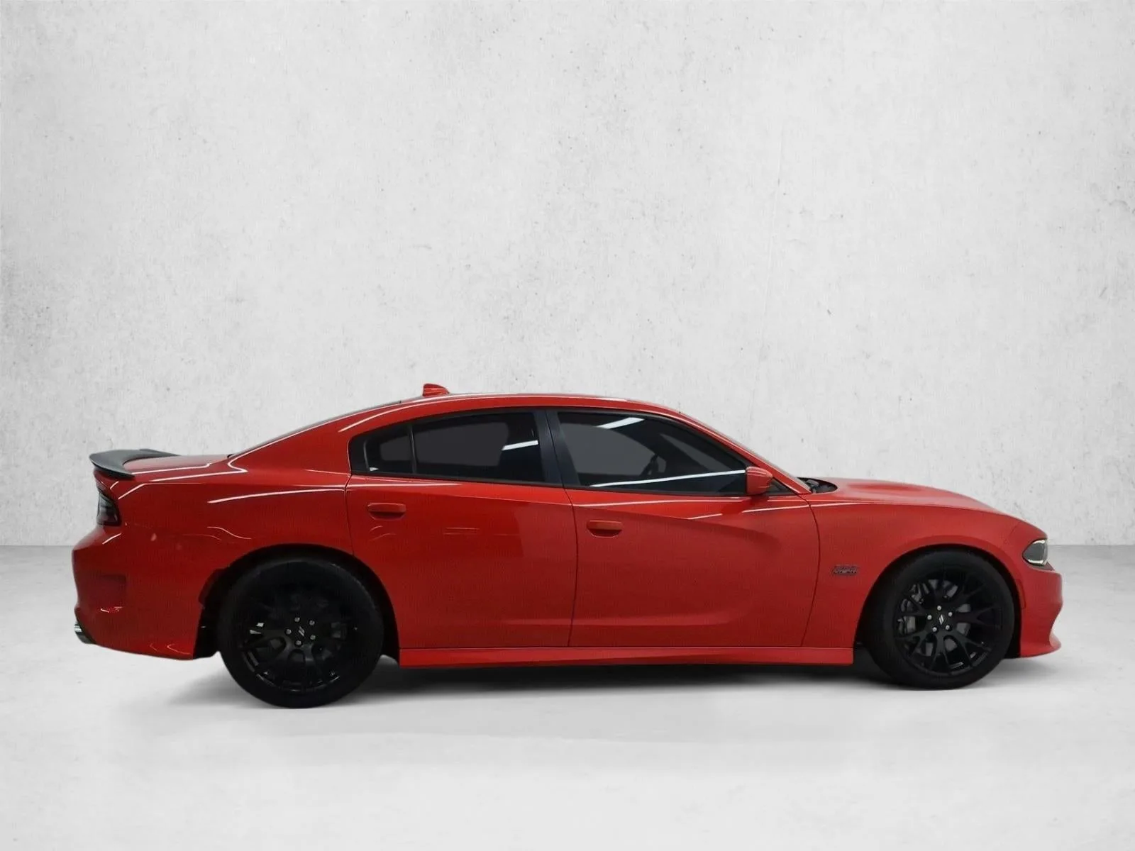 2018 Dodge Charger R/T Scat Pack RWD photo 4