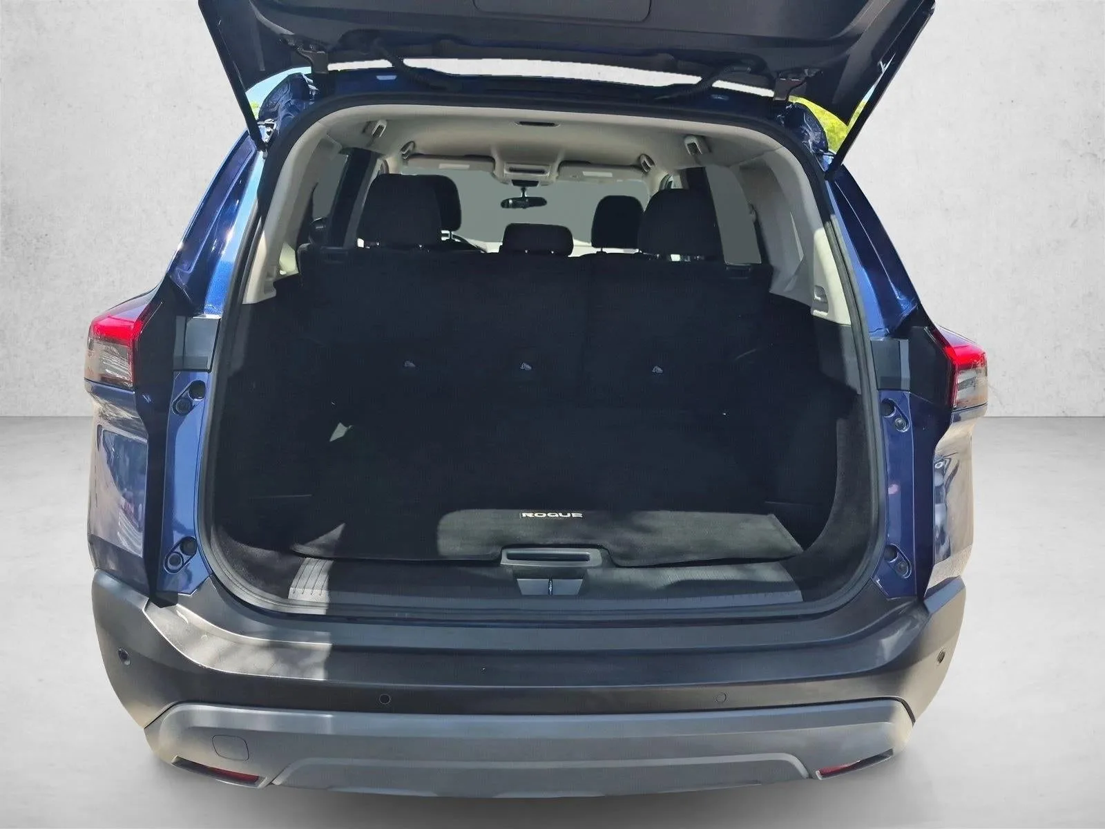 2023 Nissan Rogue FWD S photo 6