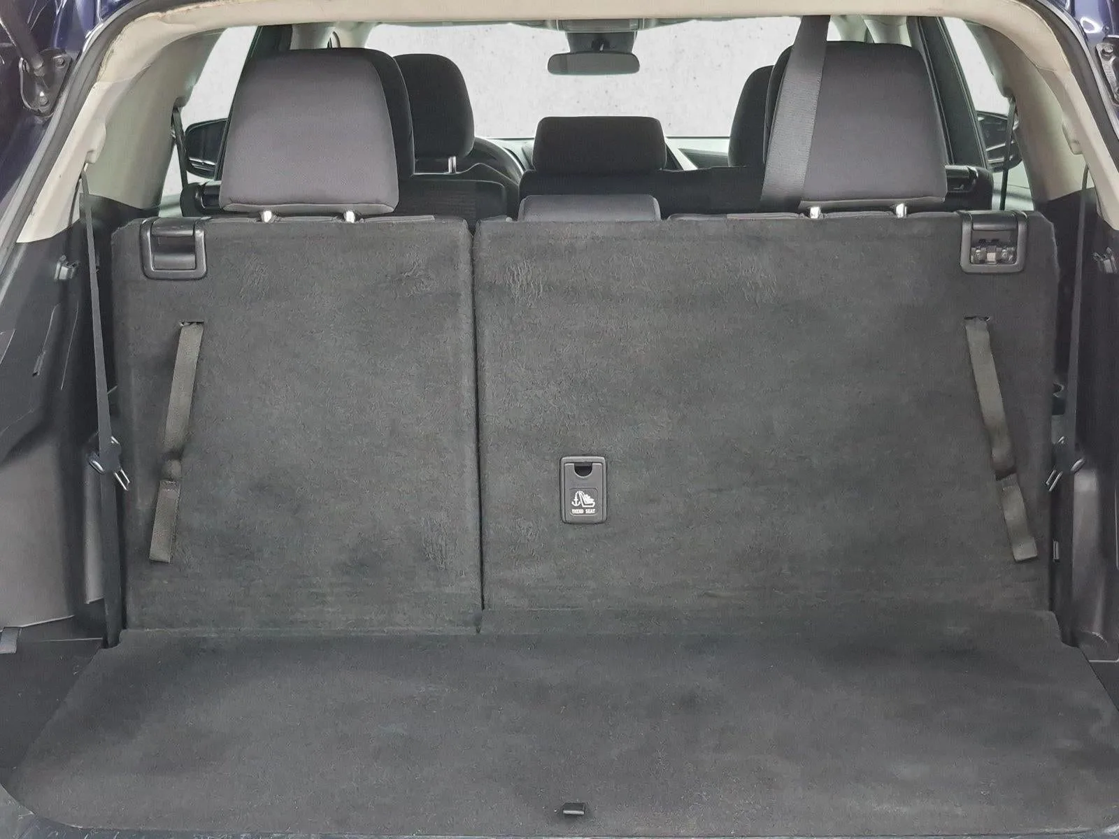 2022 Toyota Highlander L photo 6