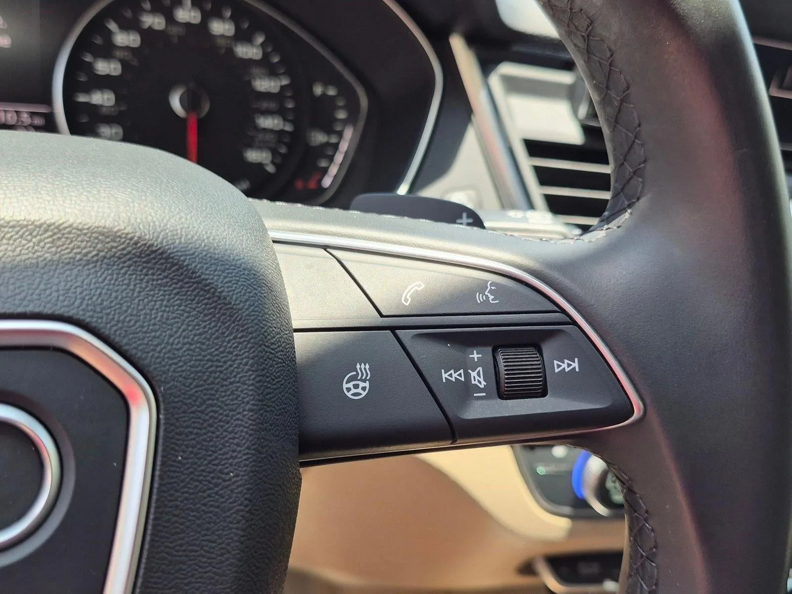 2022 Audi Q5 S line Premium 45 TFSI quattro photo 12