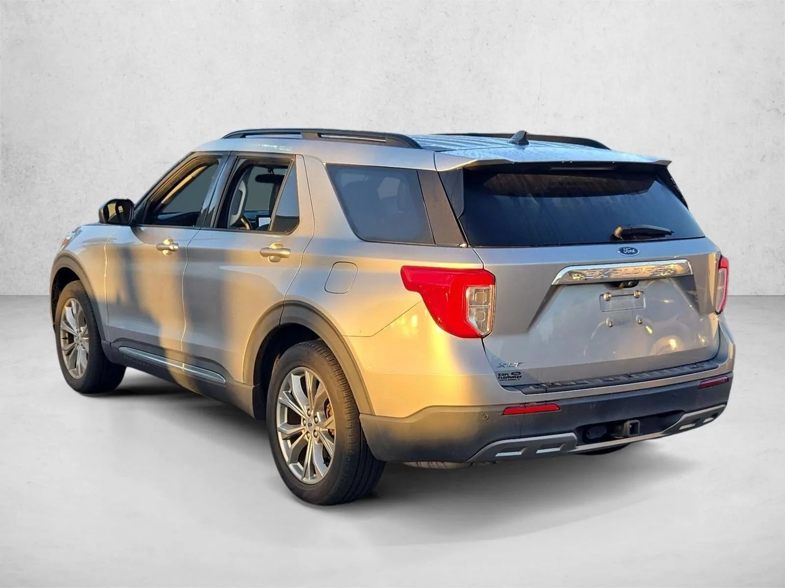 2023 Ford Explorer XLT RWD photo 7