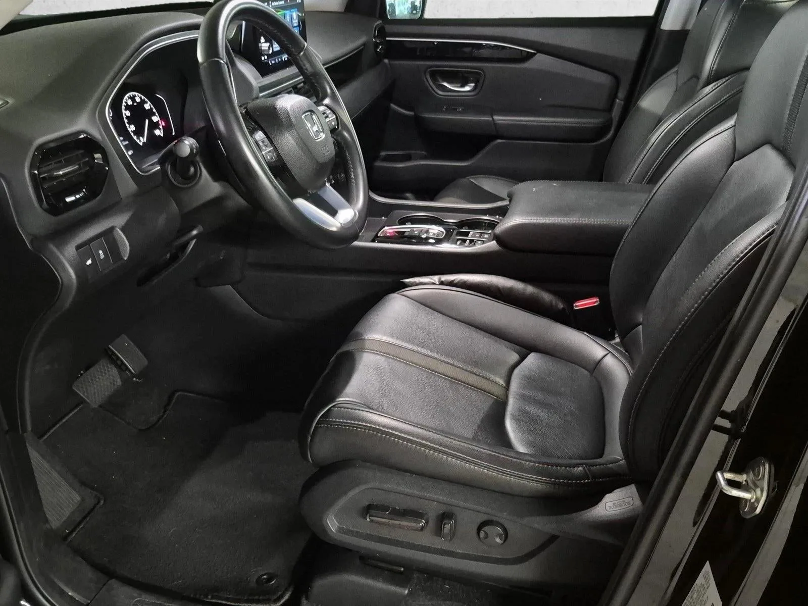 2023 Honda Pilot AWD EX-L 7 Passenger photo 9