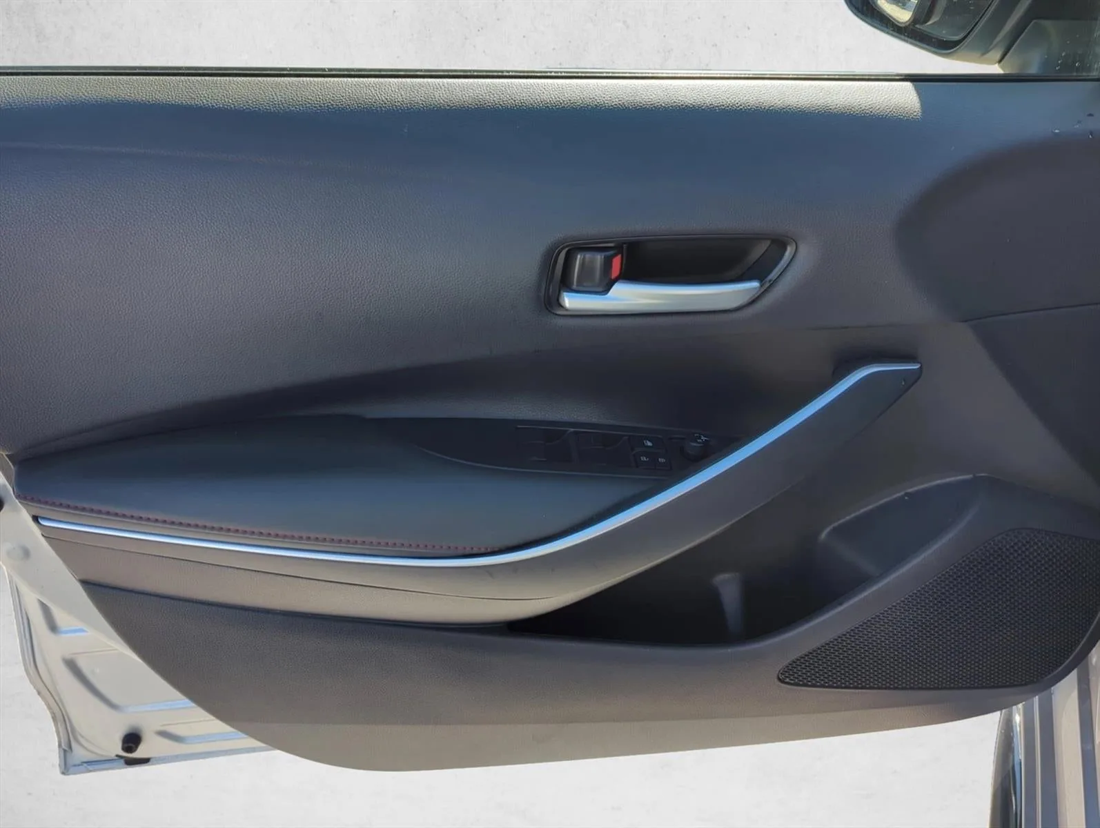 2024 Toyota Corolla SE CVT (Natl) photo 10