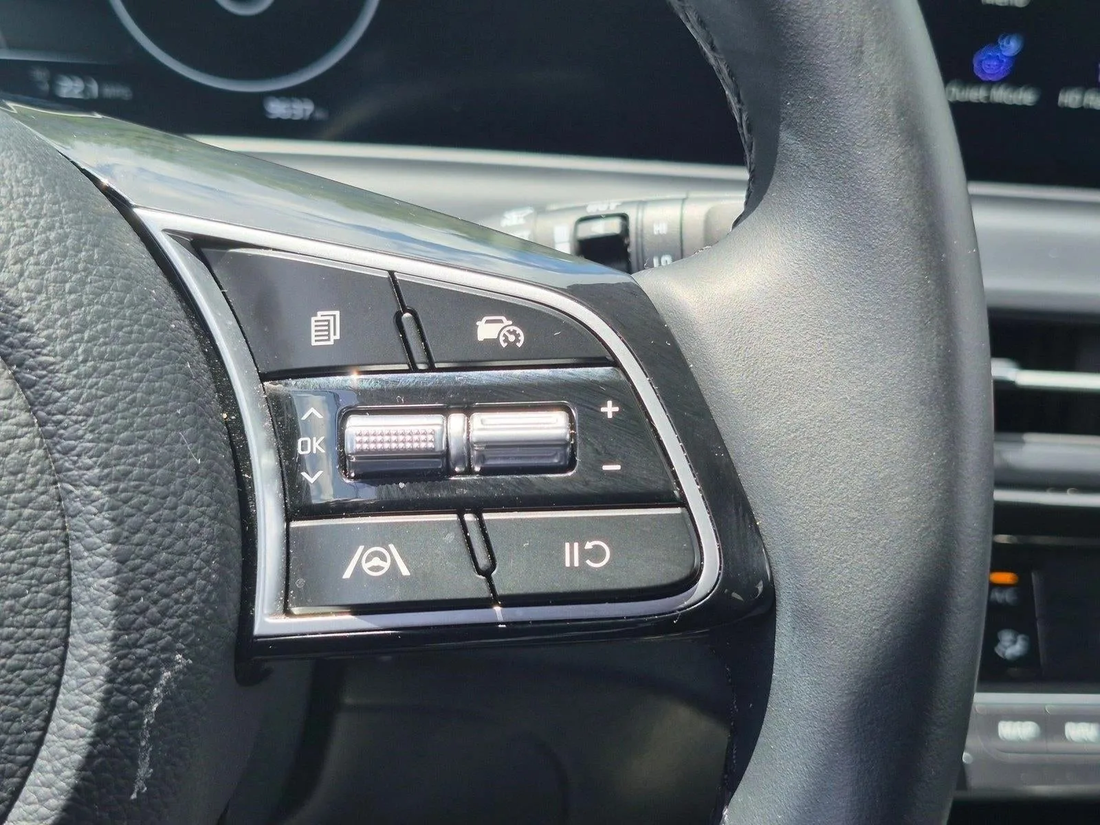 2024 Kia Seltos S IVT FWD photo 12