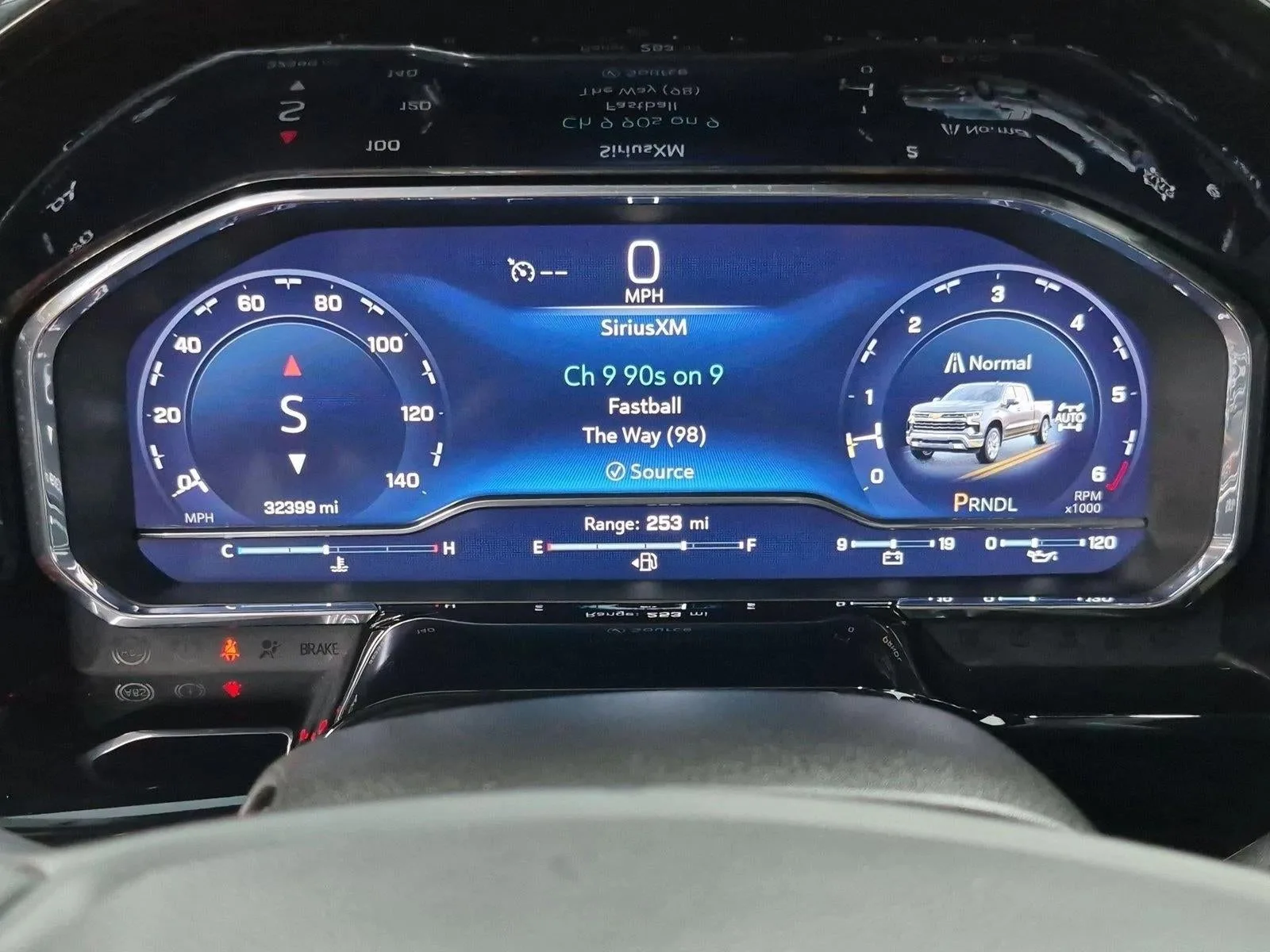 2023 Chevrolet Silverado 1500 RST photo 11