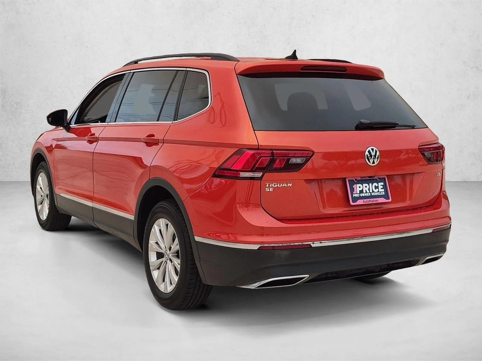 2018 Volkswagen Tiguan 2.0T SE FWD photo 8