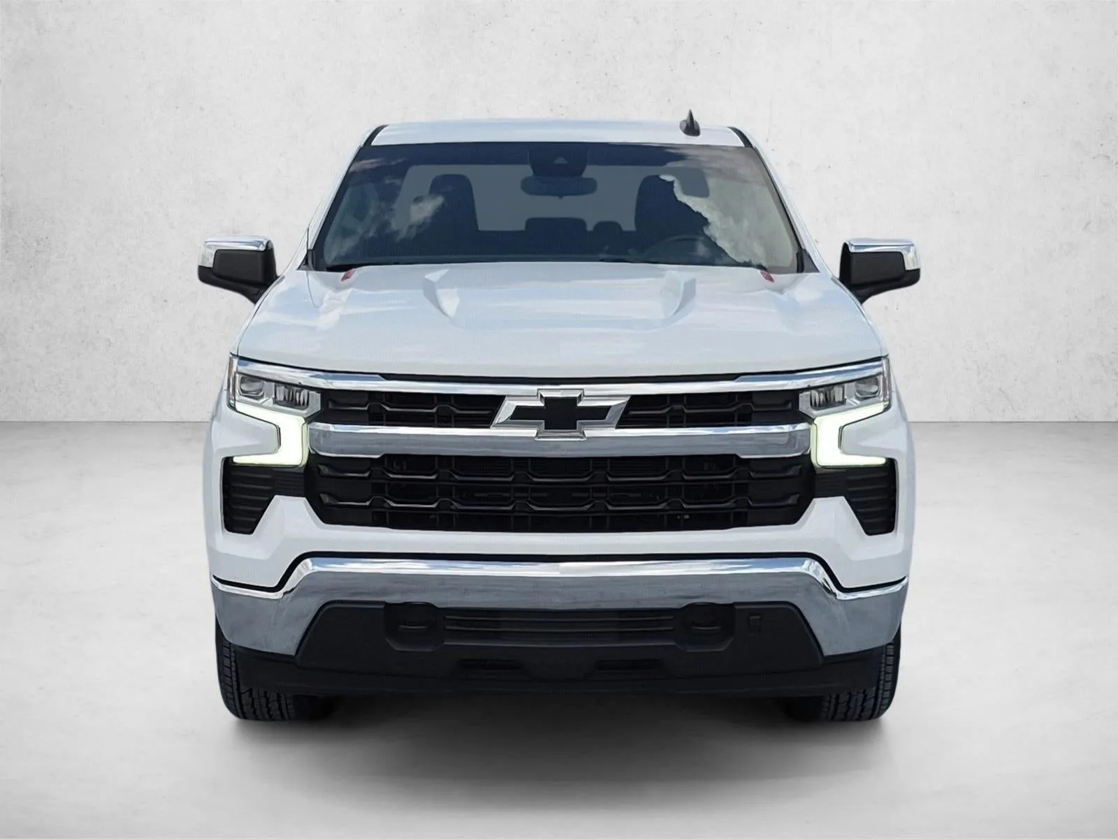 2023 Chevrolet Silverado 1500 LT photo 2