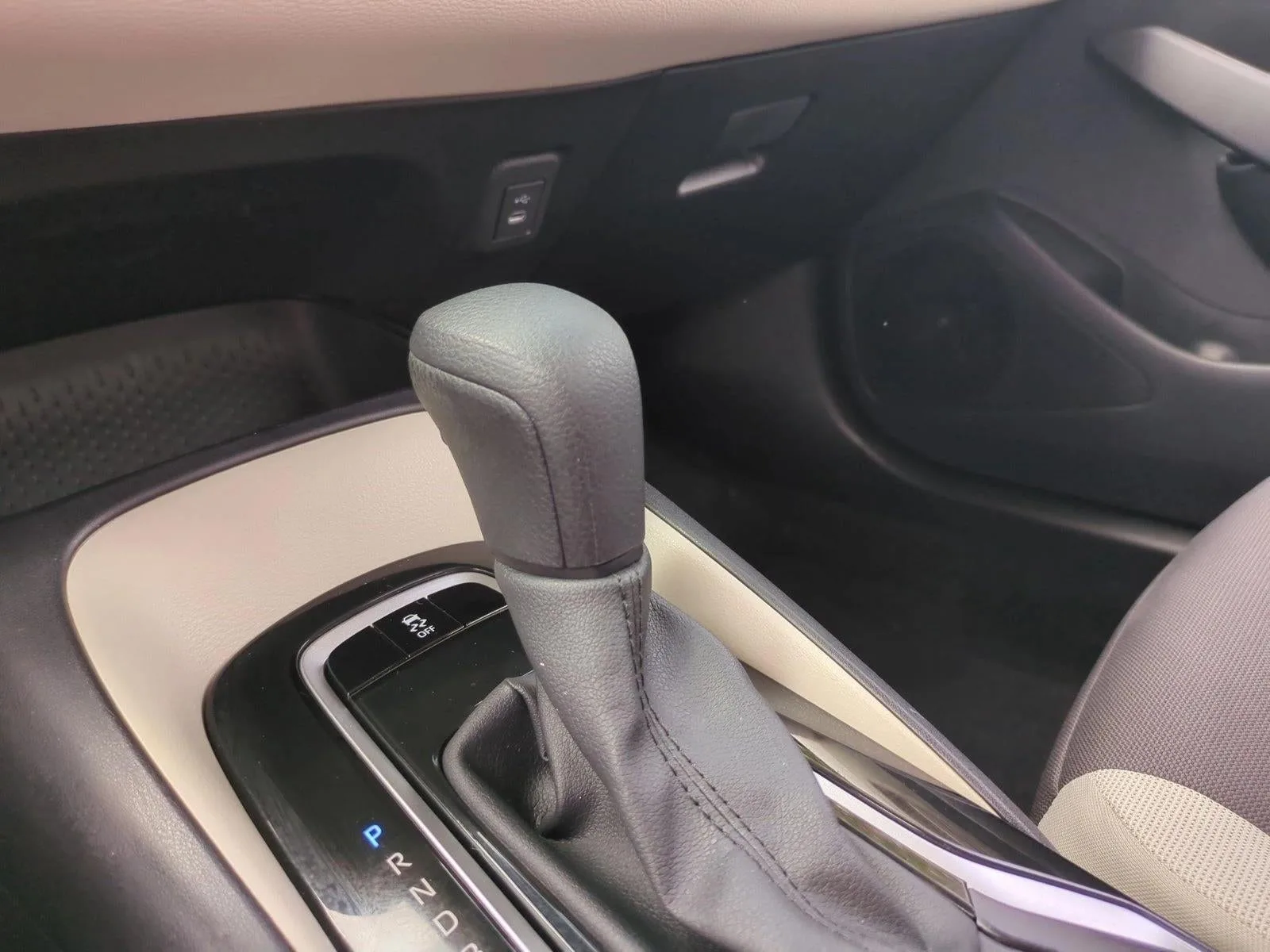 2025 Toyota Corolla LE CVT (Natl) photo 12
