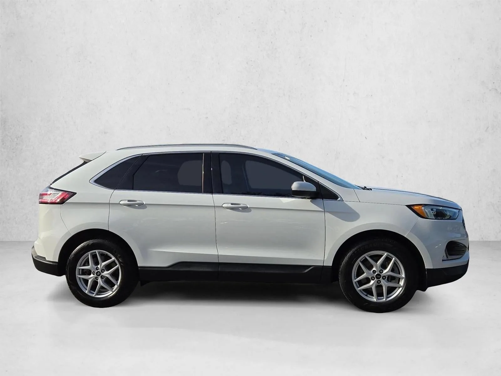 2023 Ford Edge SEL AWD photo 4