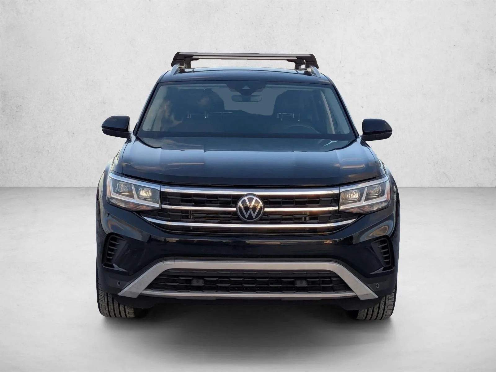 2023 Volkswagen Atlas 3.6L V6 SEL photo 2