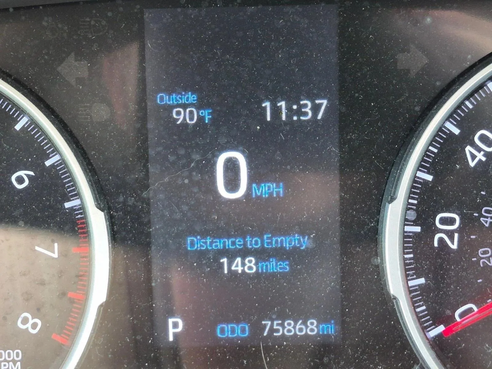 2022 Toyota RAV4 LE FWD (GS) photo 3