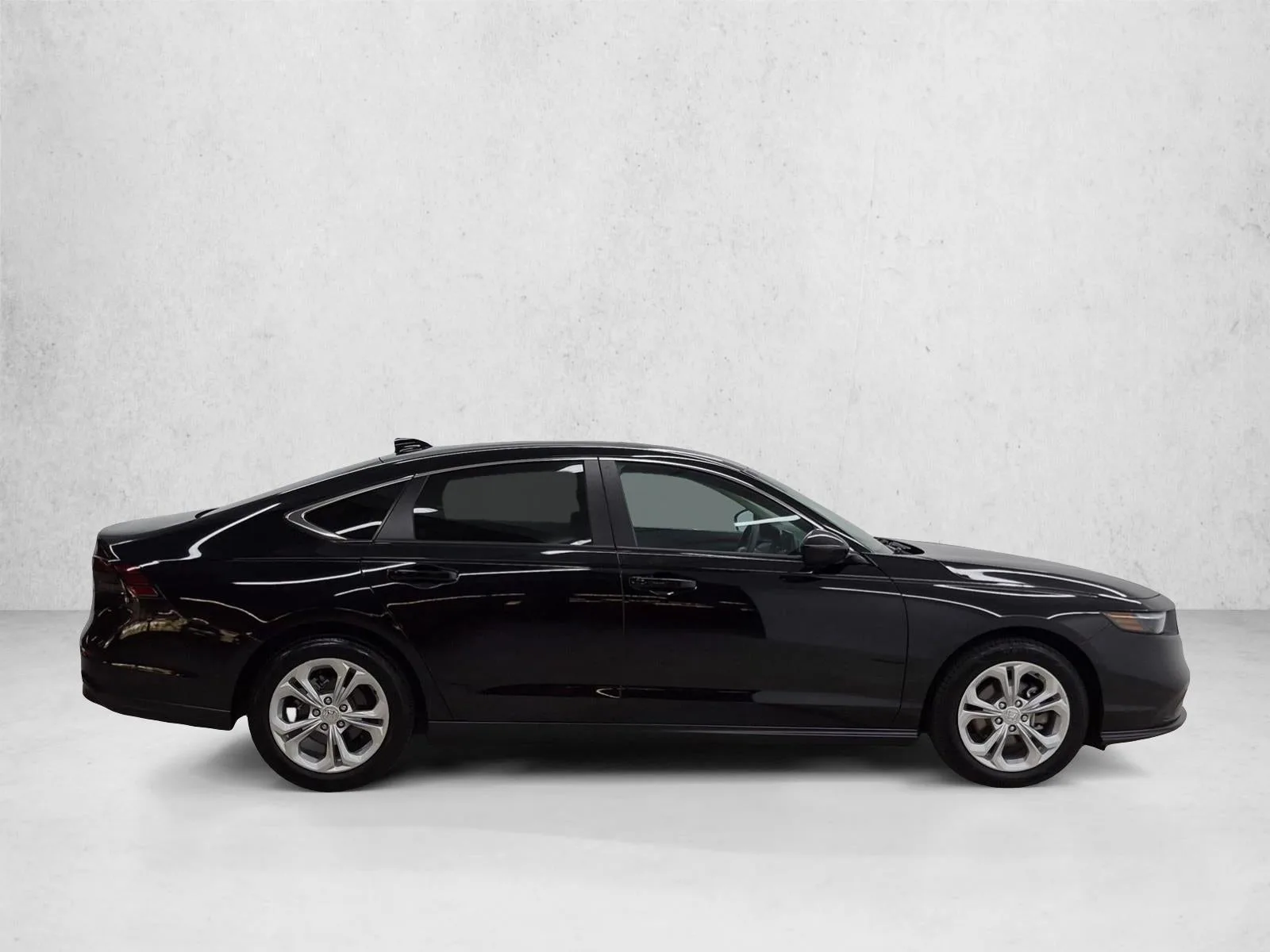 2025 Honda Accord Sedan LX photo 4