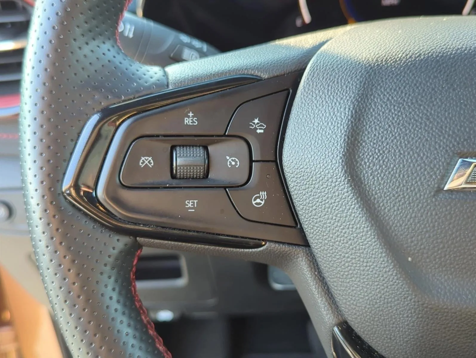 2024 Chevrolet Trailblazer FWD 4dr RS photo 12