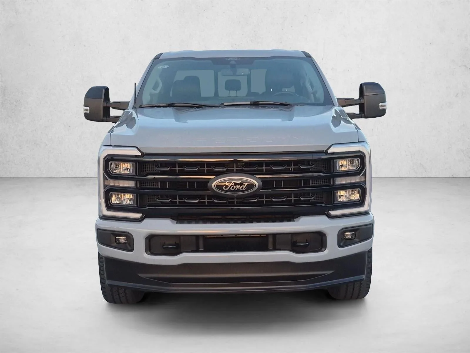 2024 Ford F-250 LARIAT photo 2