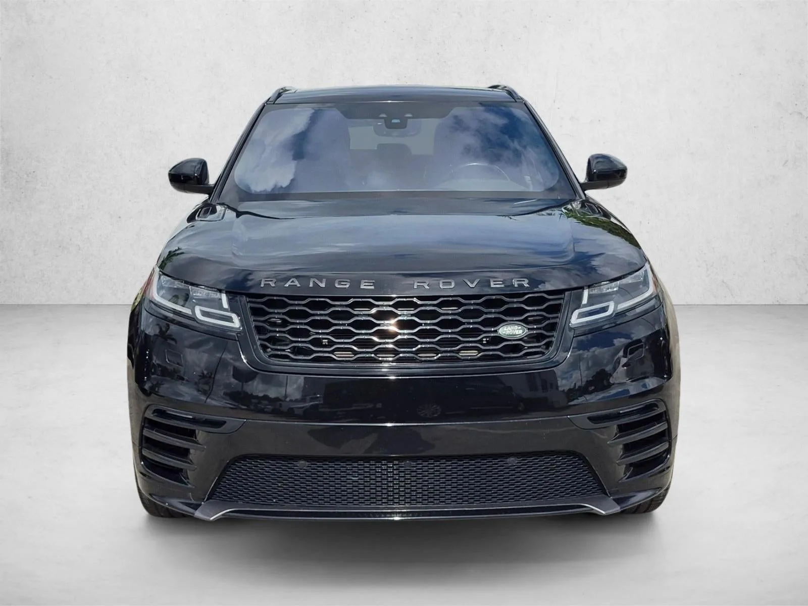 2018 Land Rover Range Rover Velar P380 R-Dynamic SE photo 2