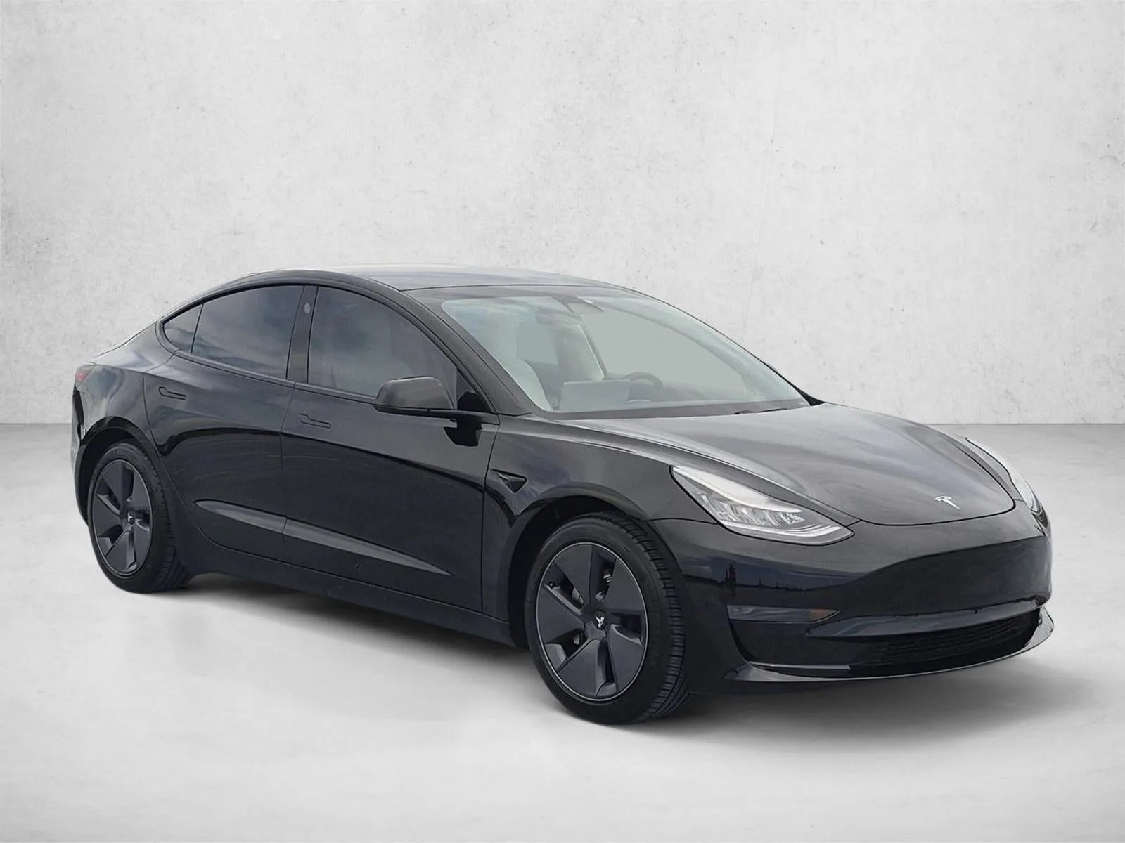 2021 Tesla Model 3 Standard Range Plus photo 3