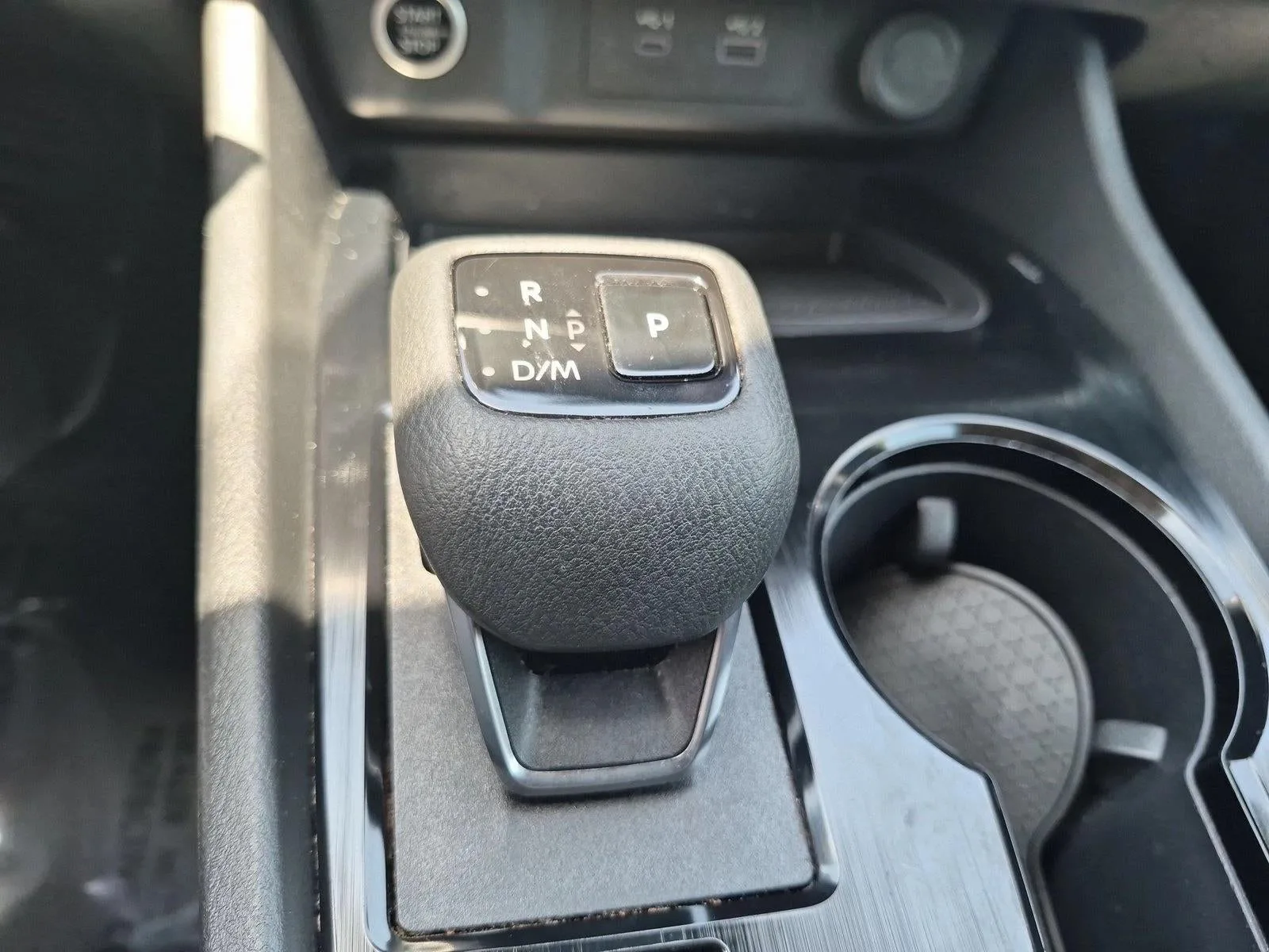 2023 Nissan Rogue FWD S photo 12