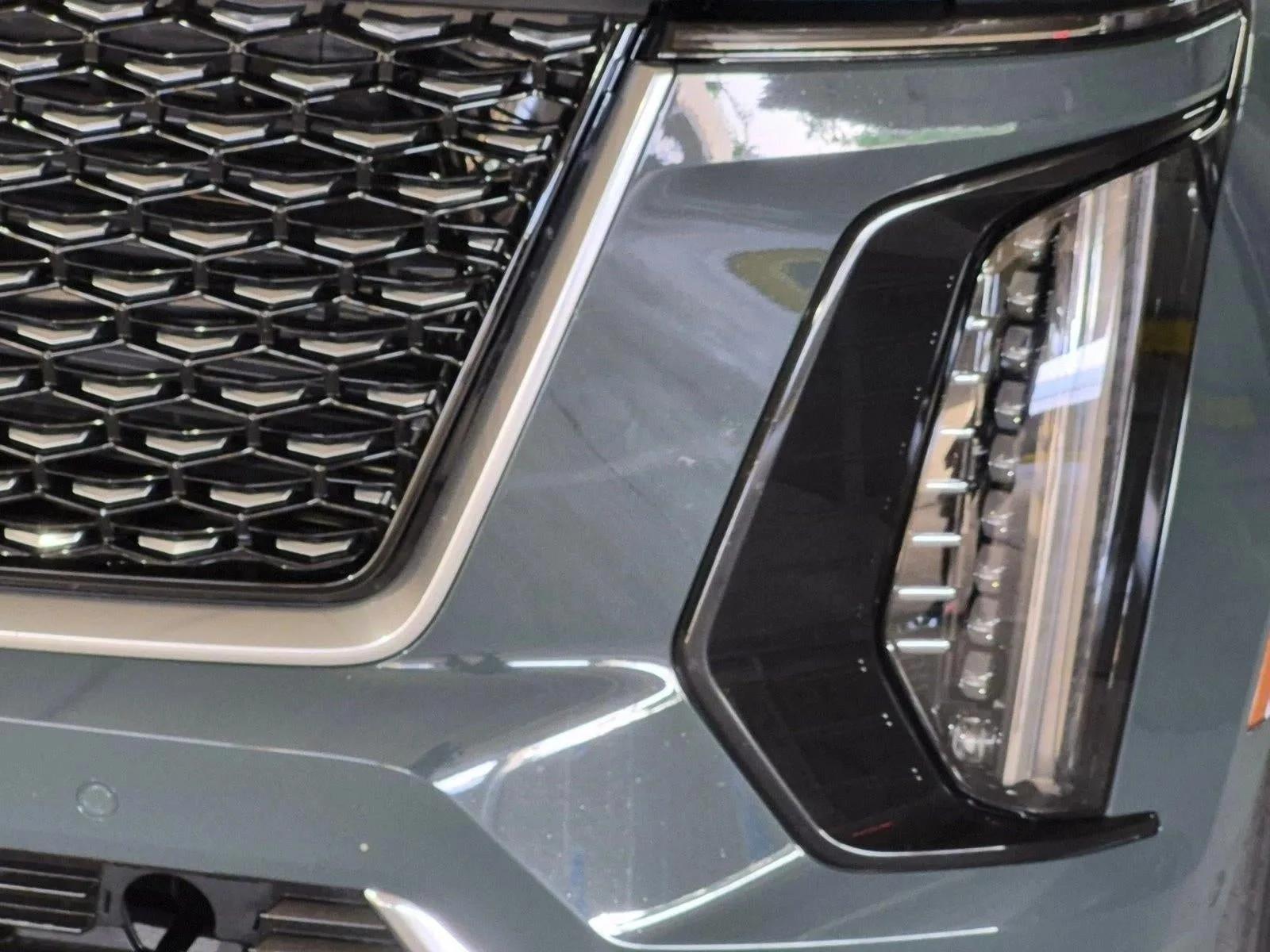 2025 Cadillac Escalade Luxury photo 9