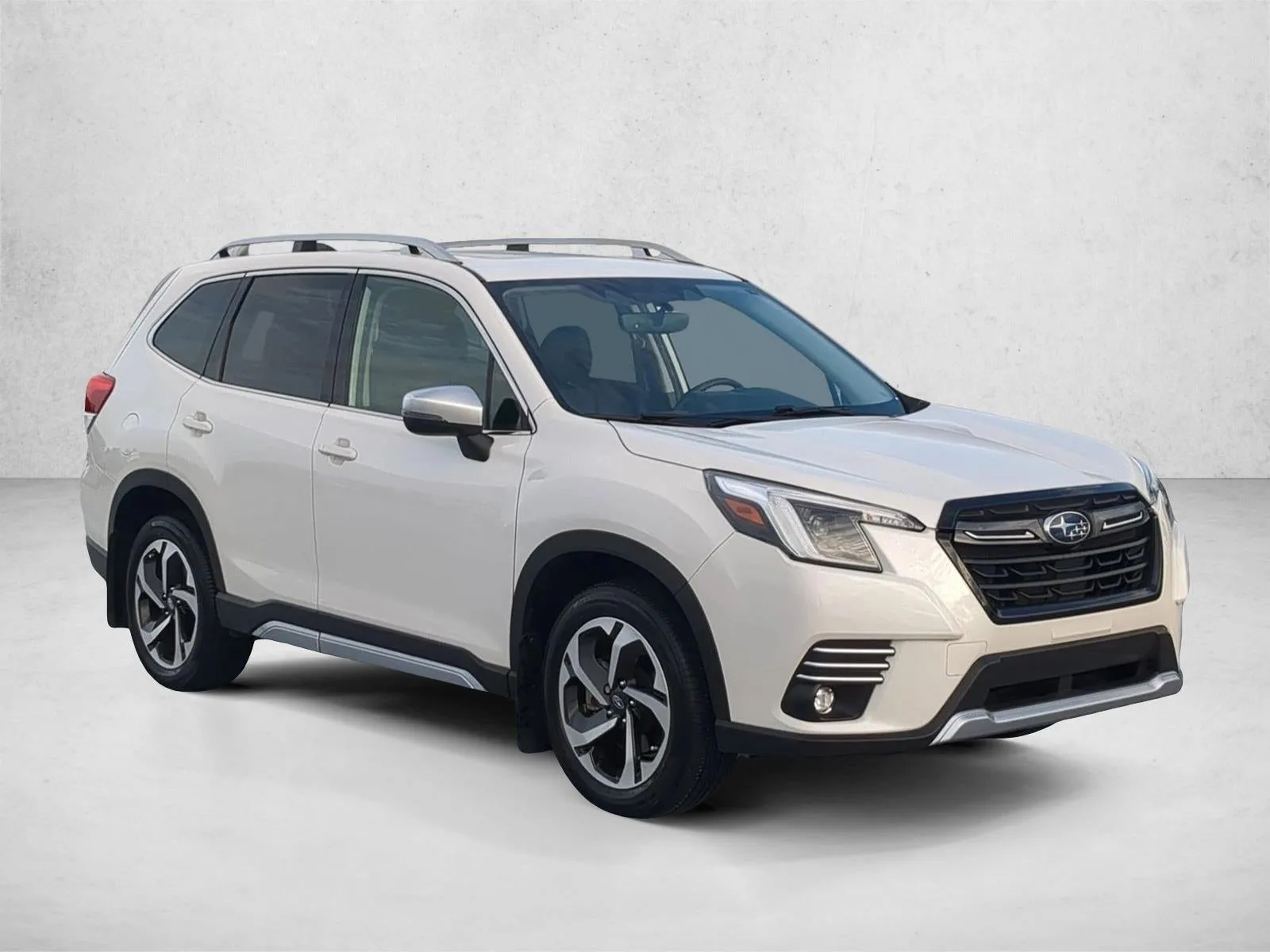 2024 Subaru Forester Touring photo 3