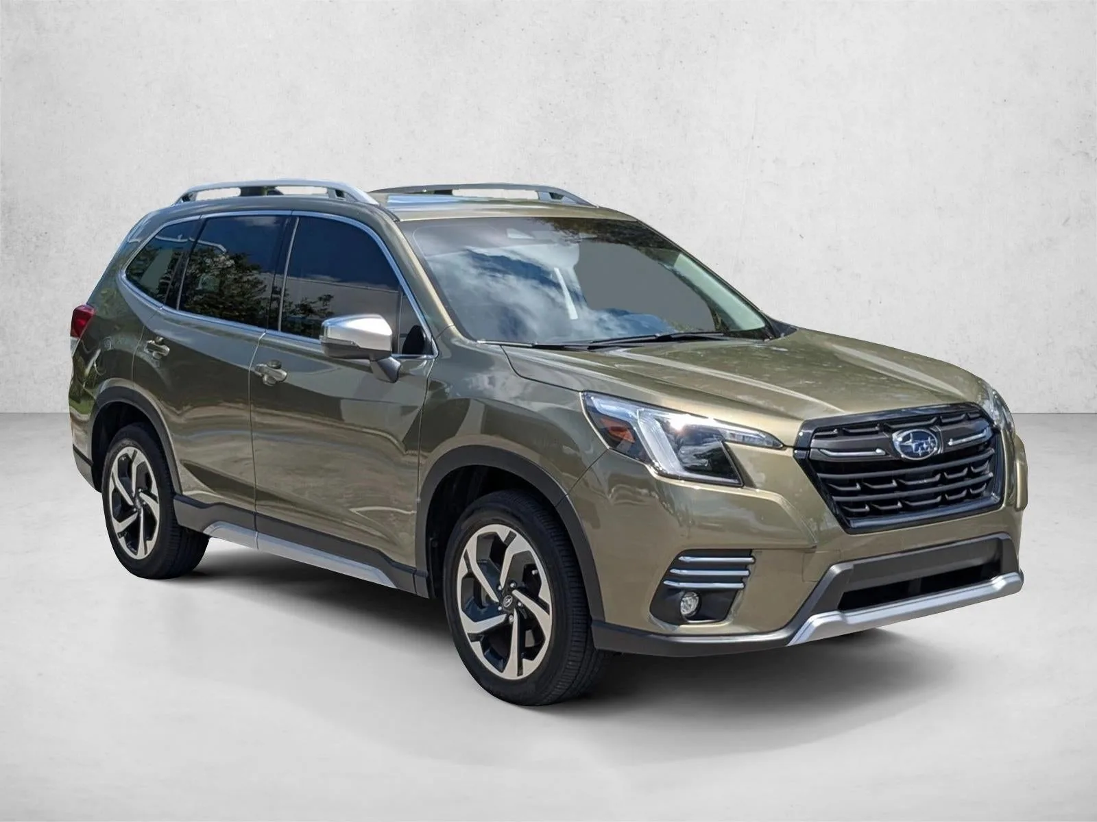 2024 Subaru Forester Touring photo 3