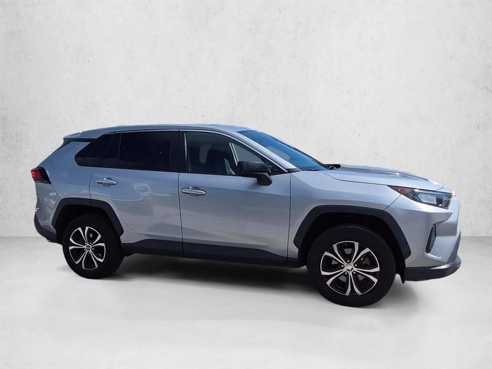 2022 Toyota RAV4 LE FWD (GS) photo 4