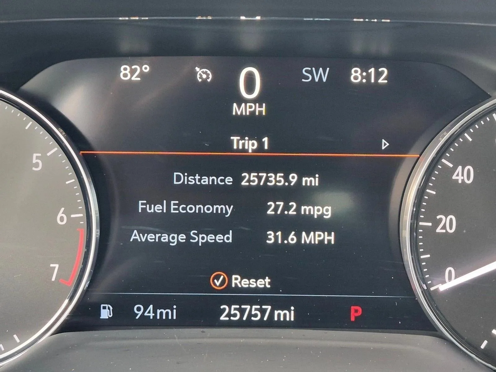 2023 Buick Envision FWD 4dr Essence photo 10