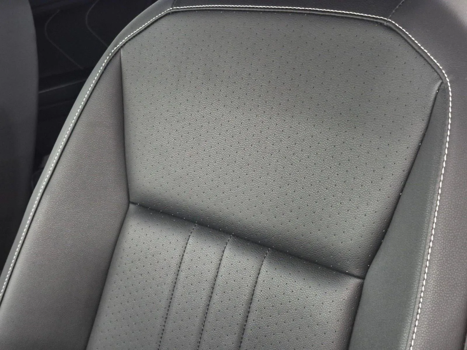 2023 Volkswagen Tiguan 2.0T SE 4MOTION photo 10