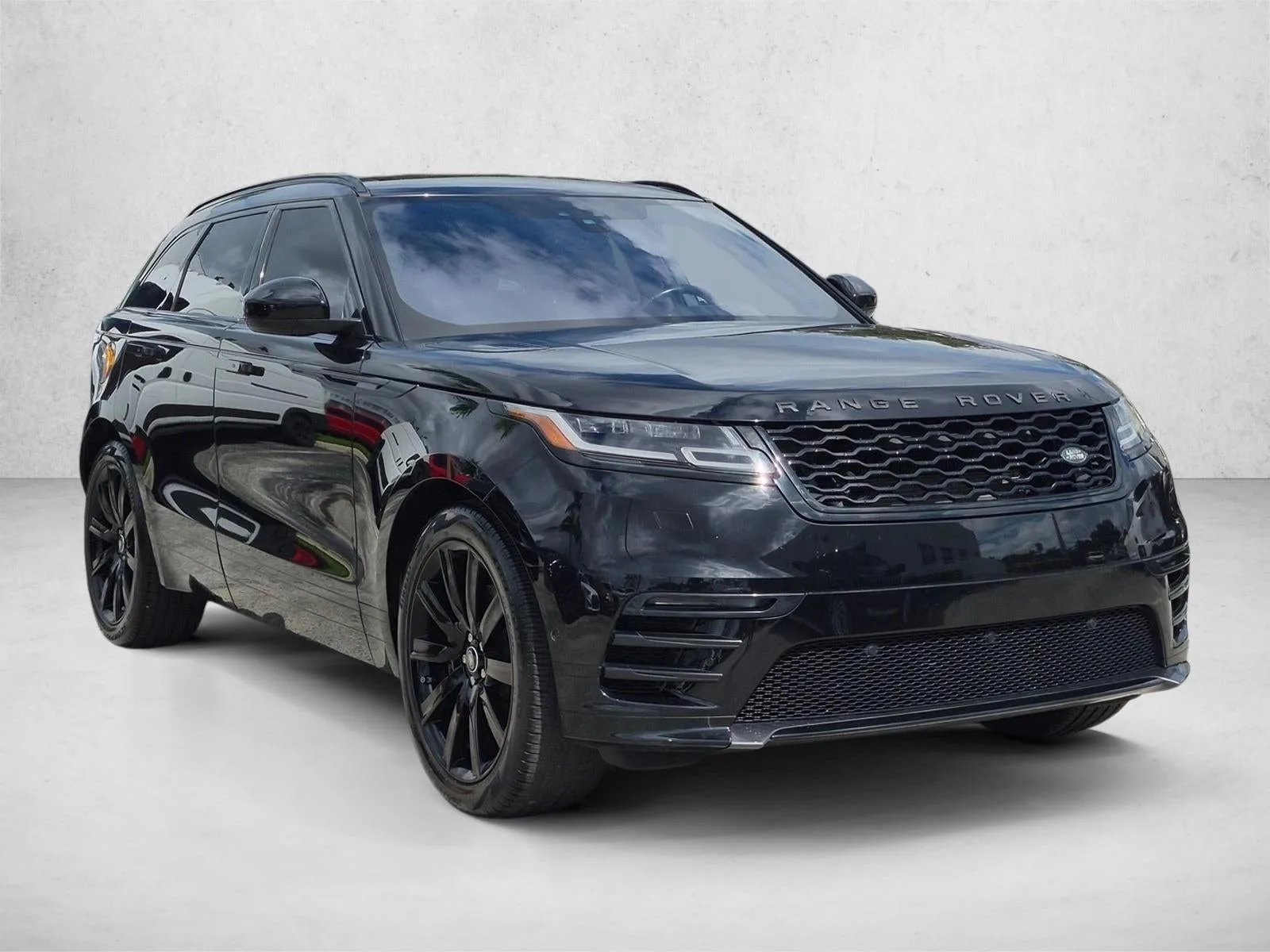 2018 Land Rover Range Rover Velar P380 R-Dynamic SE photo 3