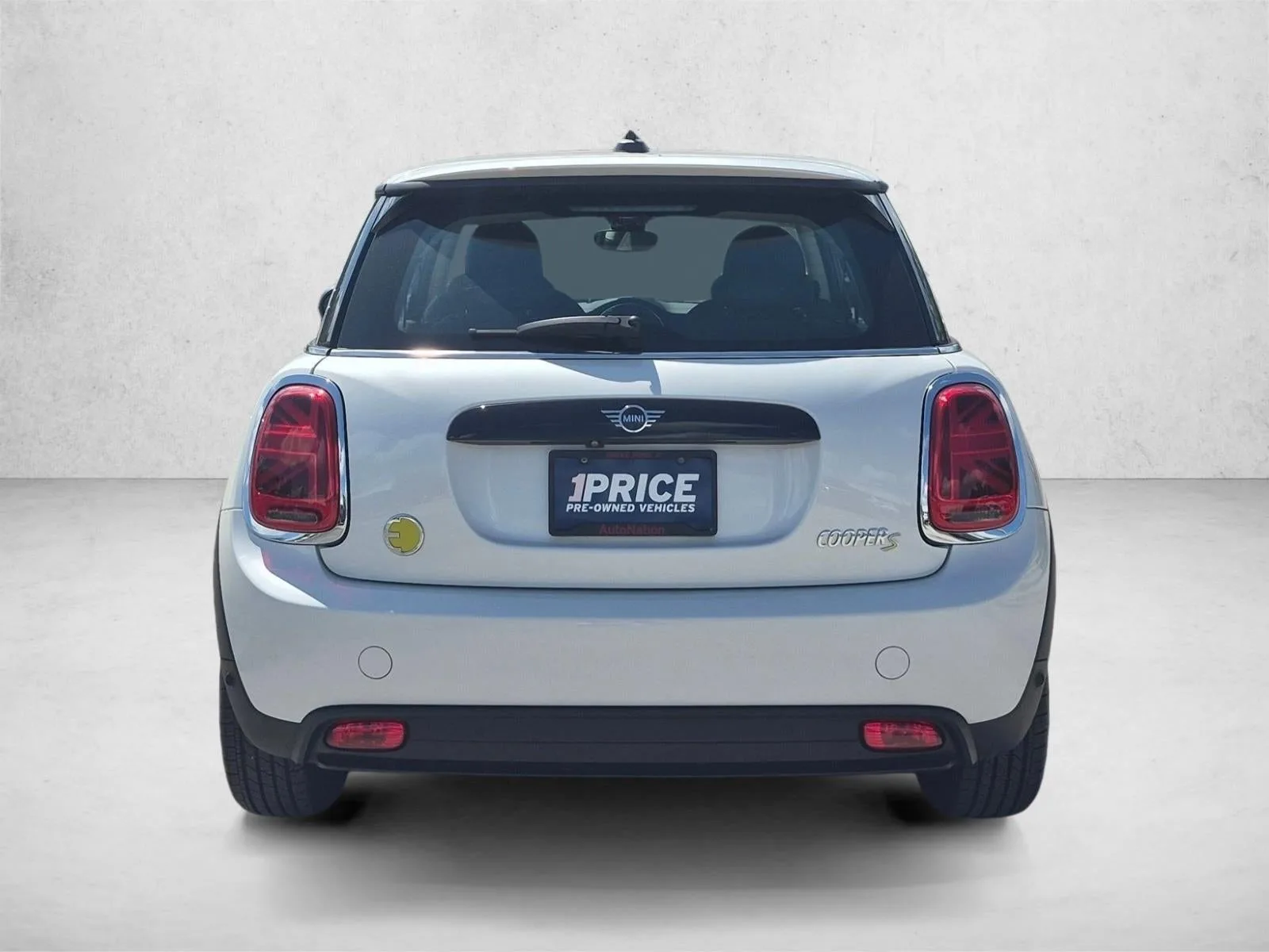 2024 MINI Electric Hardtop 2 Door Cooper SE photo 6