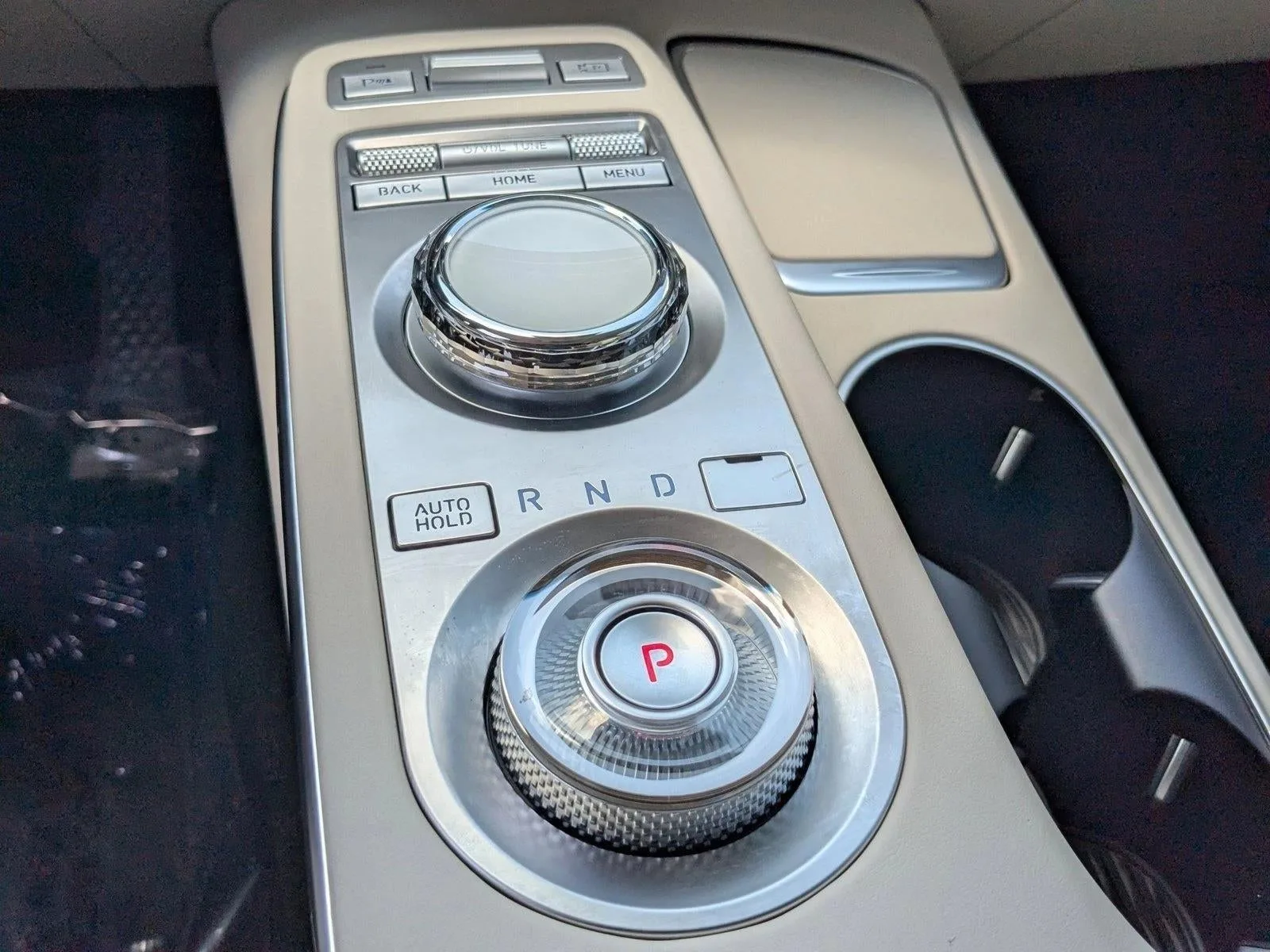 2025 Genesis GV70 2.5T AWD photo 12